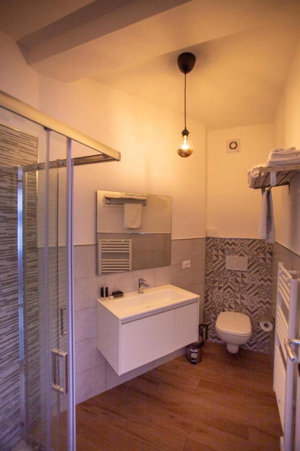 Bed And Breakfast Castello7 San Felice del Benaco Exterior photo