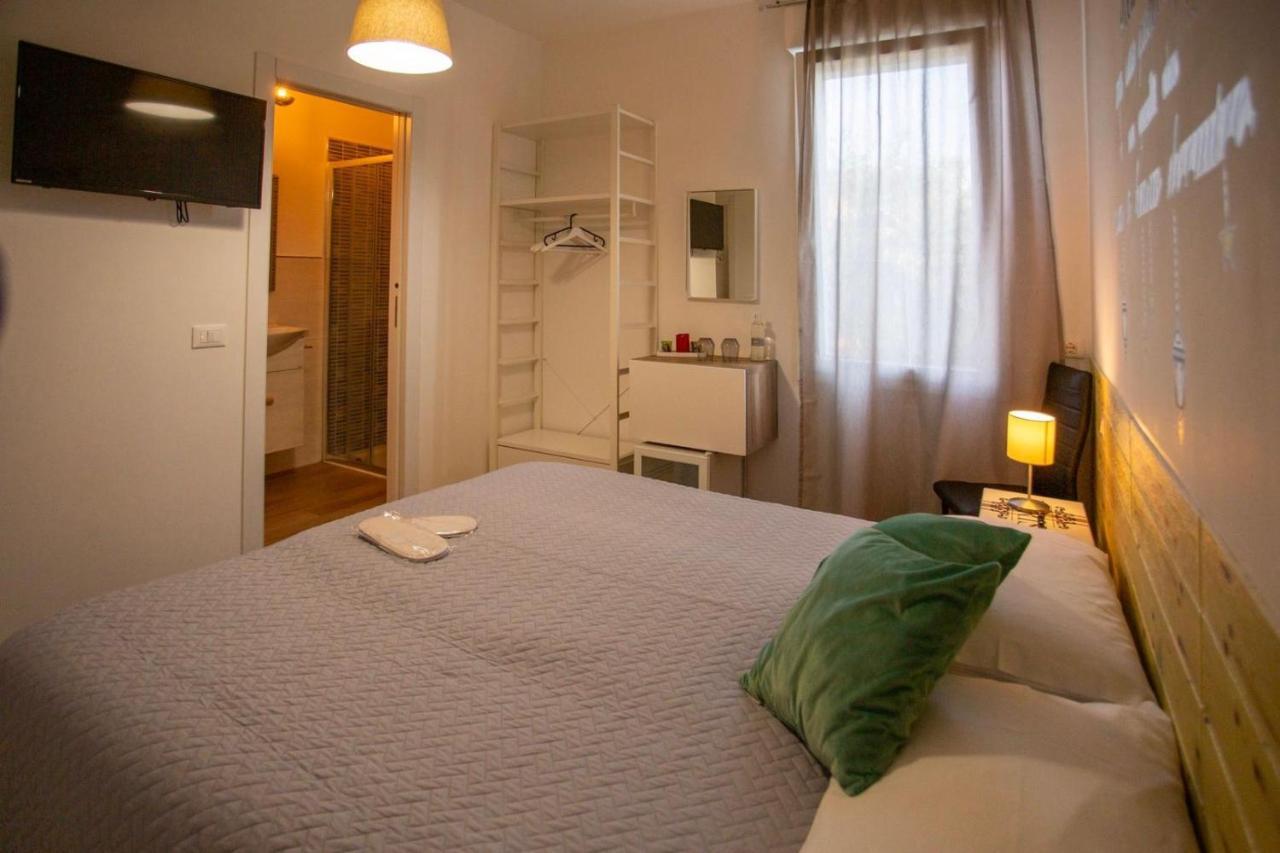 Bed And Breakfast Castello7 San Felice del Benaco Exterior photo